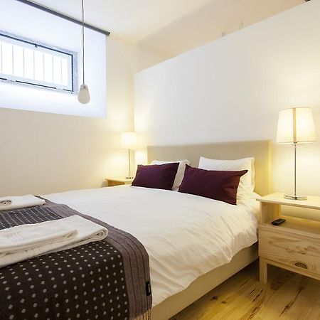 Joivy Cosy 1-Bed Flat With Workspace In Santa Catarina, Moments From Luis De Camoes Sq Lisabona Cameră foto