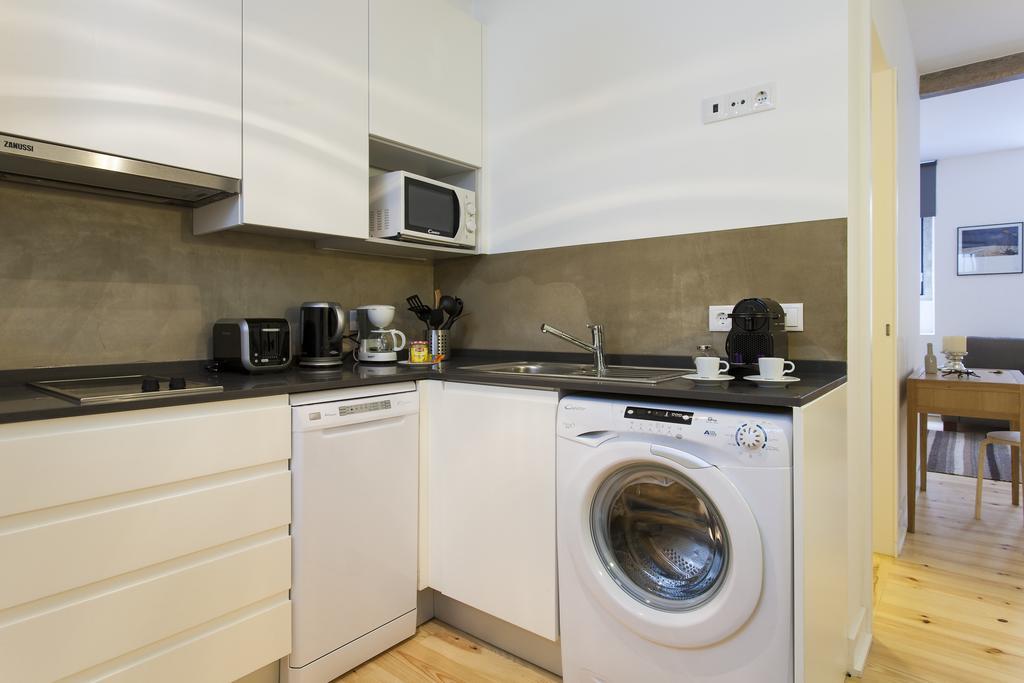 Joivy Cosy 1-Bed Flat With Workspace In Santa Catarina, Moments From Luis De Camoes Sq Lisabona Cameră foto