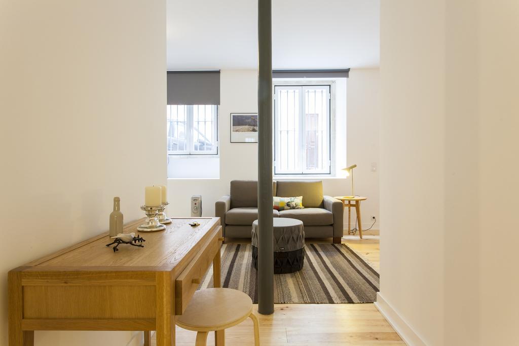 Joivy Cosy 1-Bed Flat With Workspace In Santa Catarina, Moments From Luis De Camoes Sq Lisabona Cameră foto