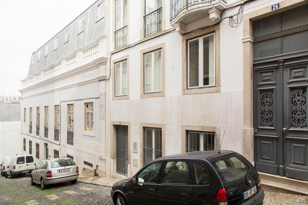 Joivy Cosy 1-Bed Flat With Workspace In Santa Catarina, Moments From Luis De Camoes Sq Lisabona Cameră foto