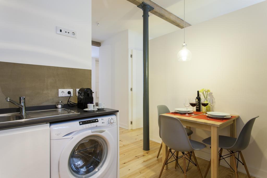 Joivy Cosy 1-Bed Flat With Workspace In Santa Catarina, Moments From Luis De Camoes Sq Lisabona Cameră foto